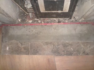 WW hearth pic DSC02459 A danaged hearth